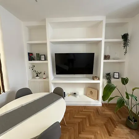 Luxury Via Veneto 아파트 *