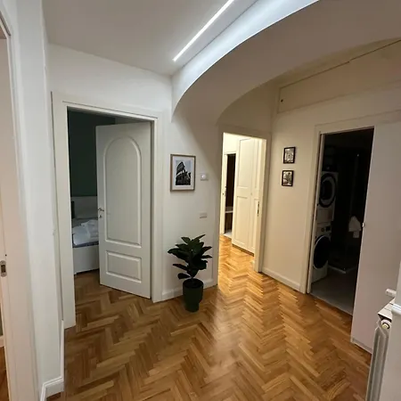 Luxury Via Veneto 아파트 *